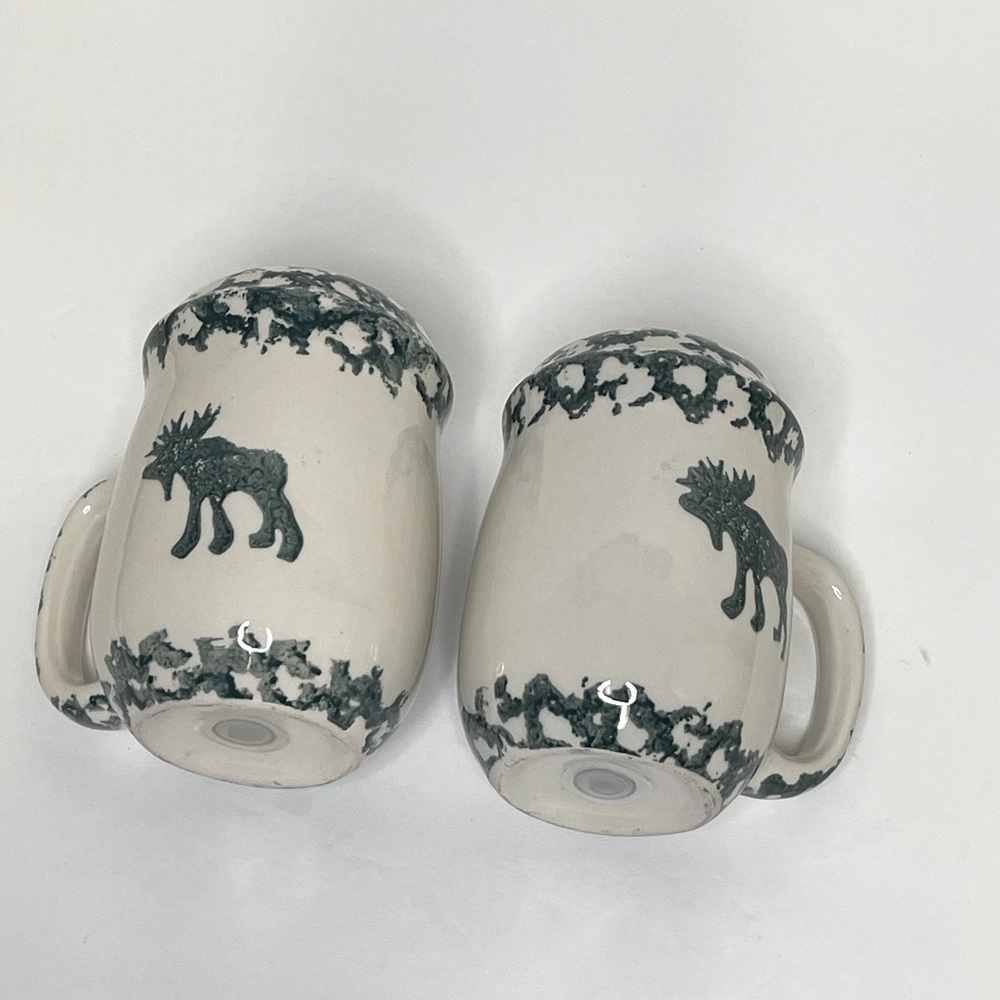 Vintage Salt & Pepper shakers. Sponge painted. Cottage-core. Handpainted Mouse
